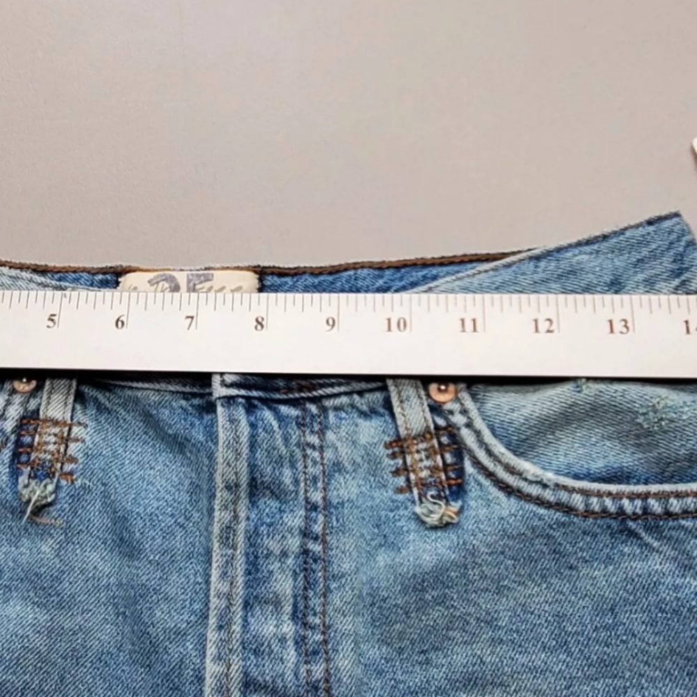 Free People Loose Cannon Button Fly Distressed Jean Shorts Women's Size … - Picture 4 of 9